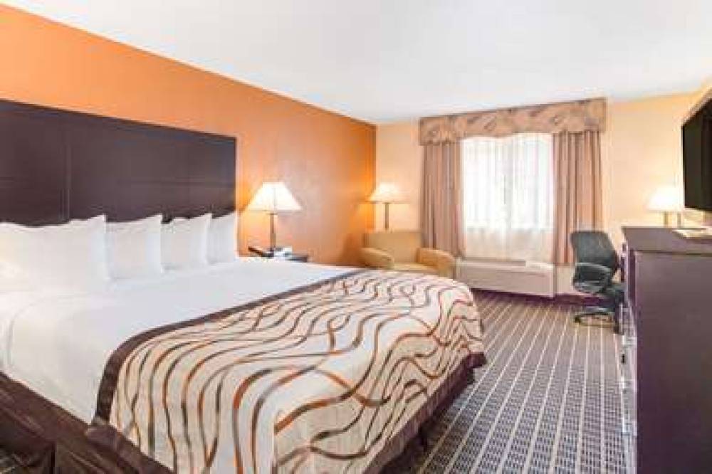 Baymont Inn & Suites Muskegon 6