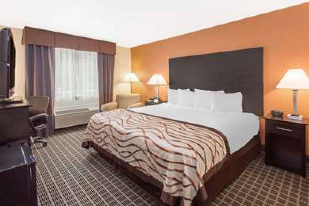 Baymont Inn & Suites Muskegon 5