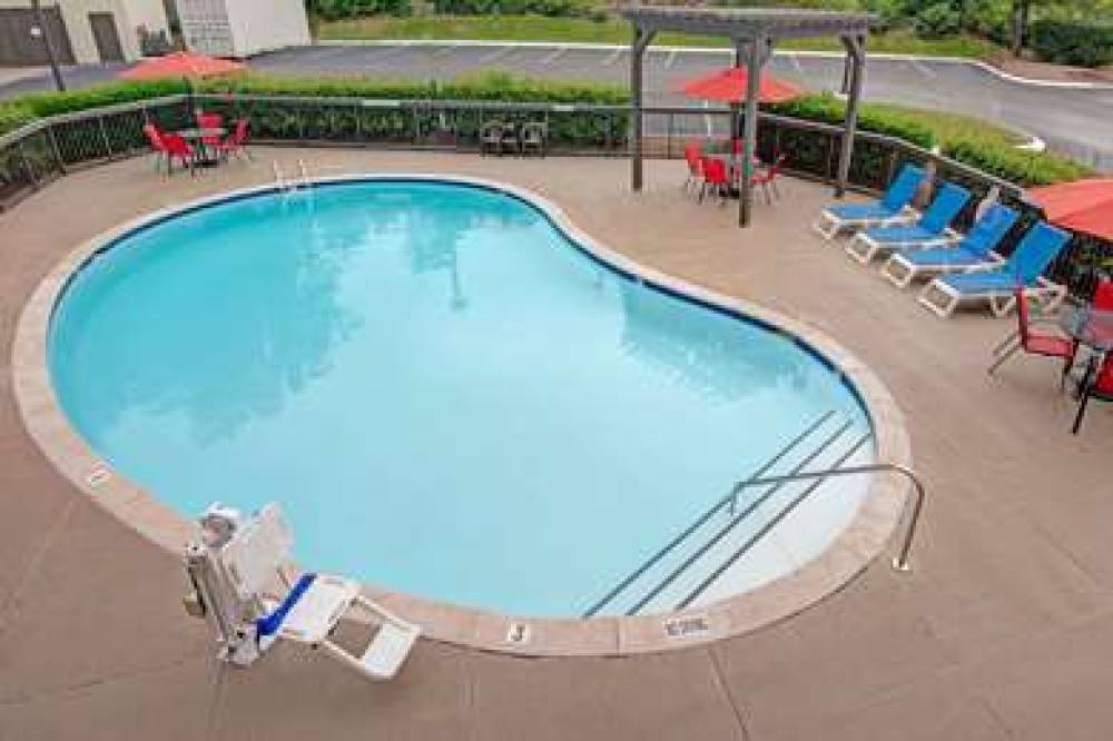 Baymont Inn & Suites Nashville Airport/ Briley 9