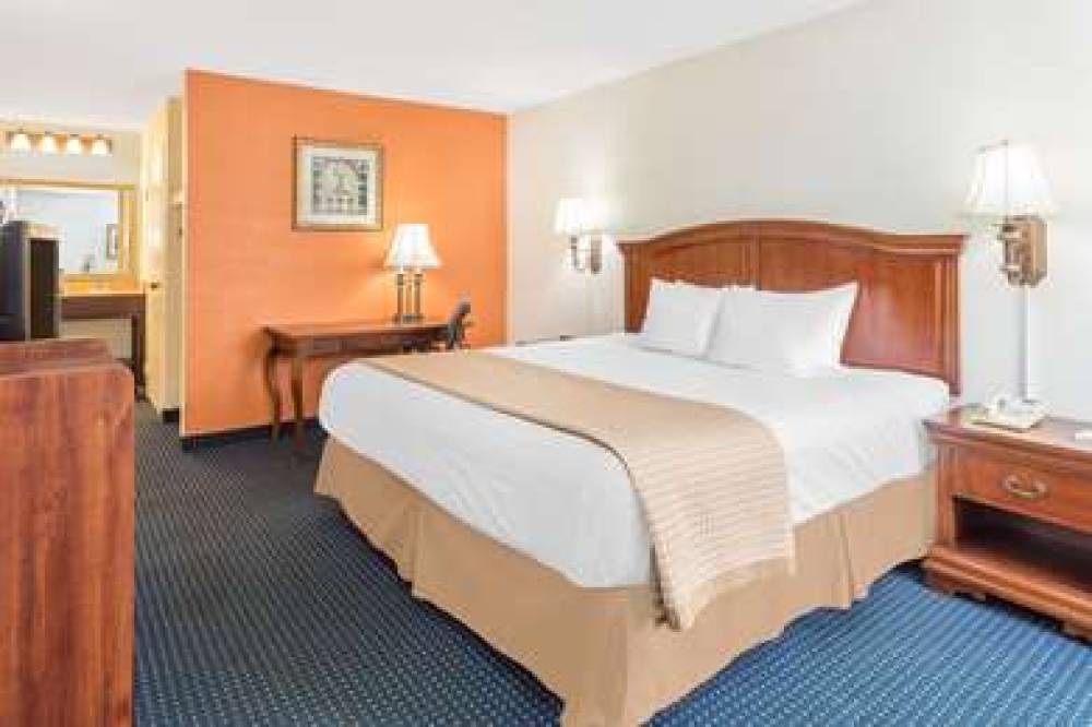 Baymont Inn & Suites Rocky Mount I-95 9