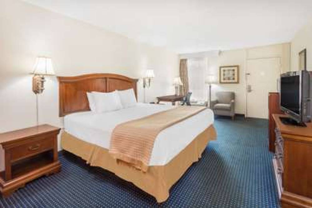 Baymont Inn & Suites Rocky Mount I-95 10