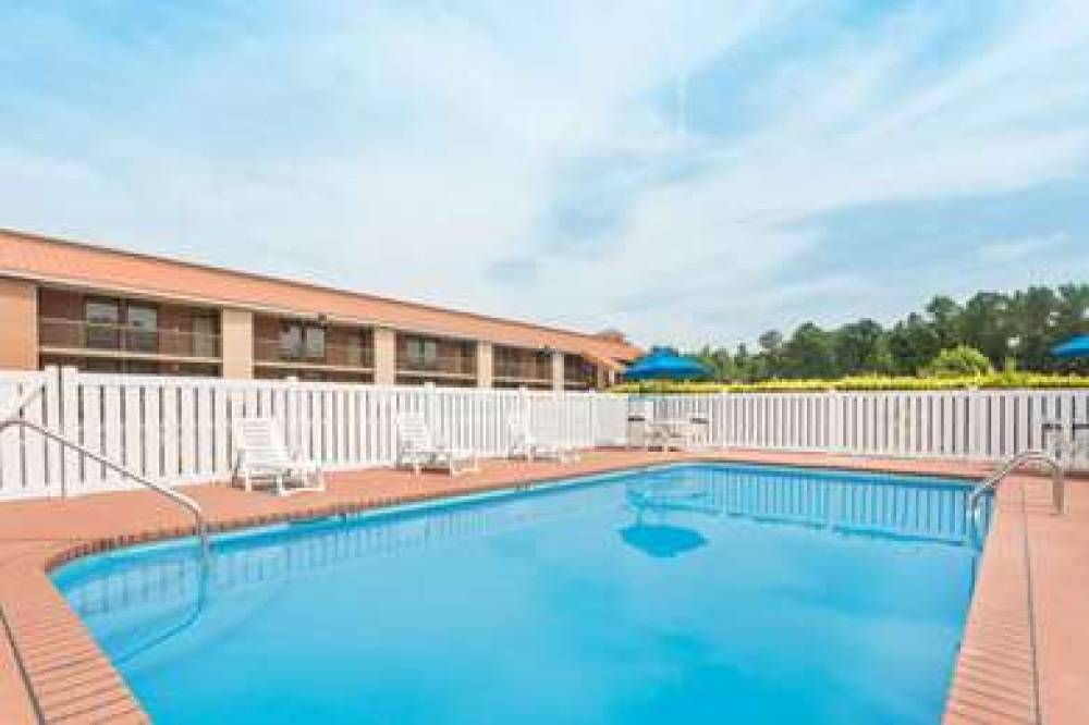 Baymont Inn & Suites Rocky Mount I-95 4