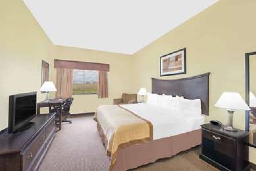 Baymont Inn & Suites Snyder 8