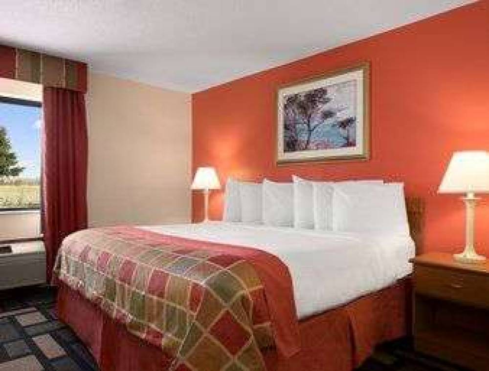 Baymont Inn & Suites Springfield 8