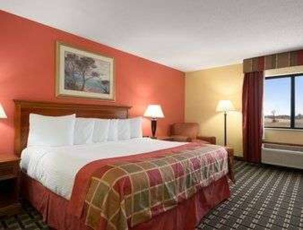 Baymont Inn & Suites Springfield 6