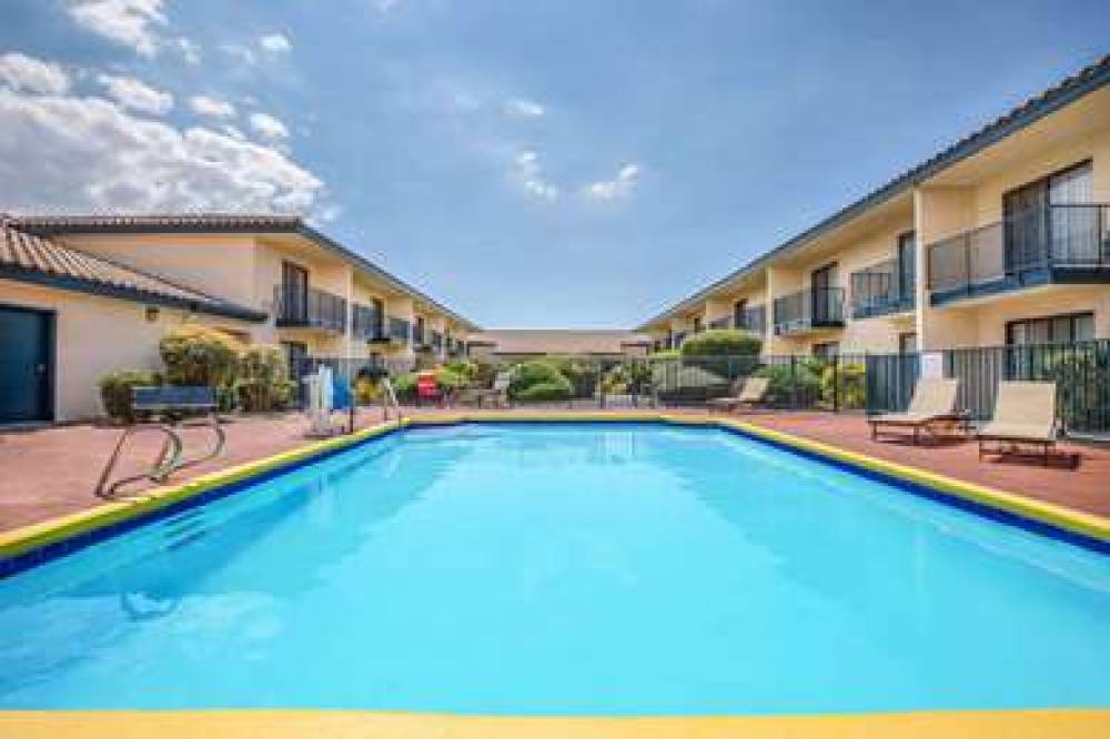 BAYMONT INN & SUITES TEHACHAPI 3