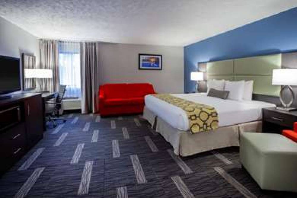 Baymont Inn & Suites Traverse City 8