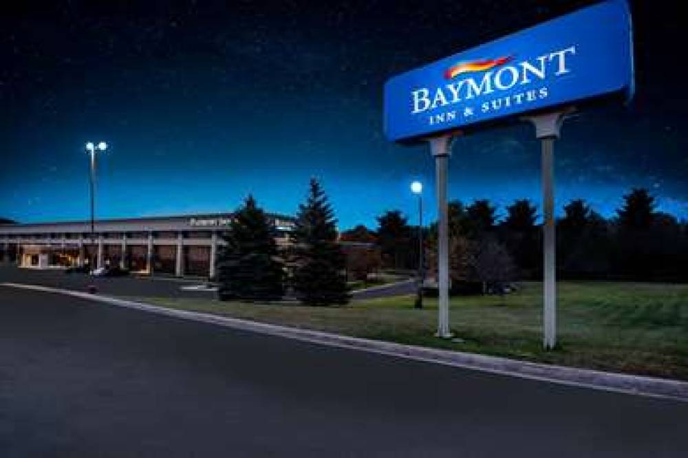 Baymont Inn & Suites Traverse City