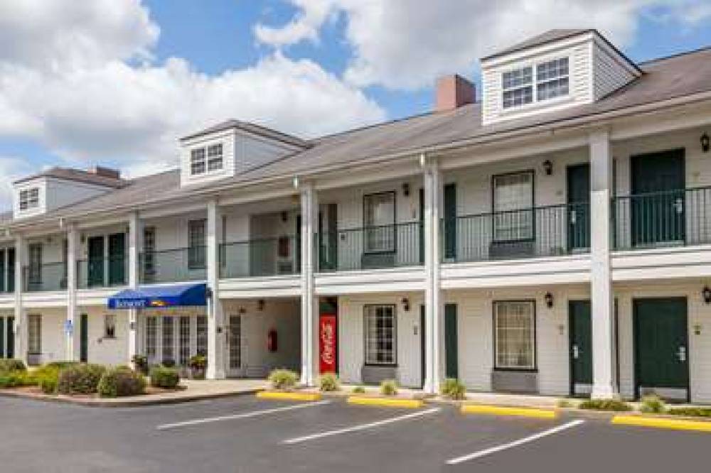 Baymont Inn & Suites Waycross 2