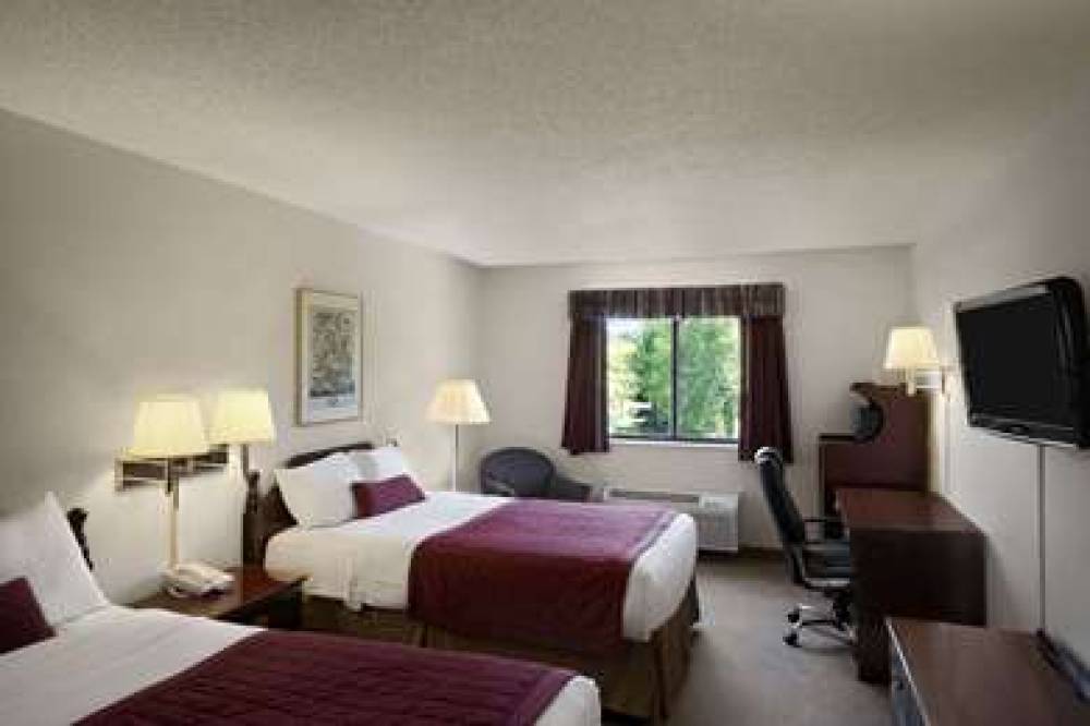 Baymont Inn & Suites Whitewater 4