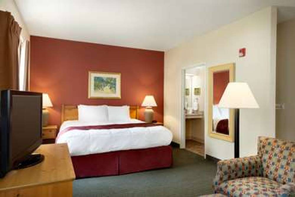 Baymont Inn & Suites Wichita East 9