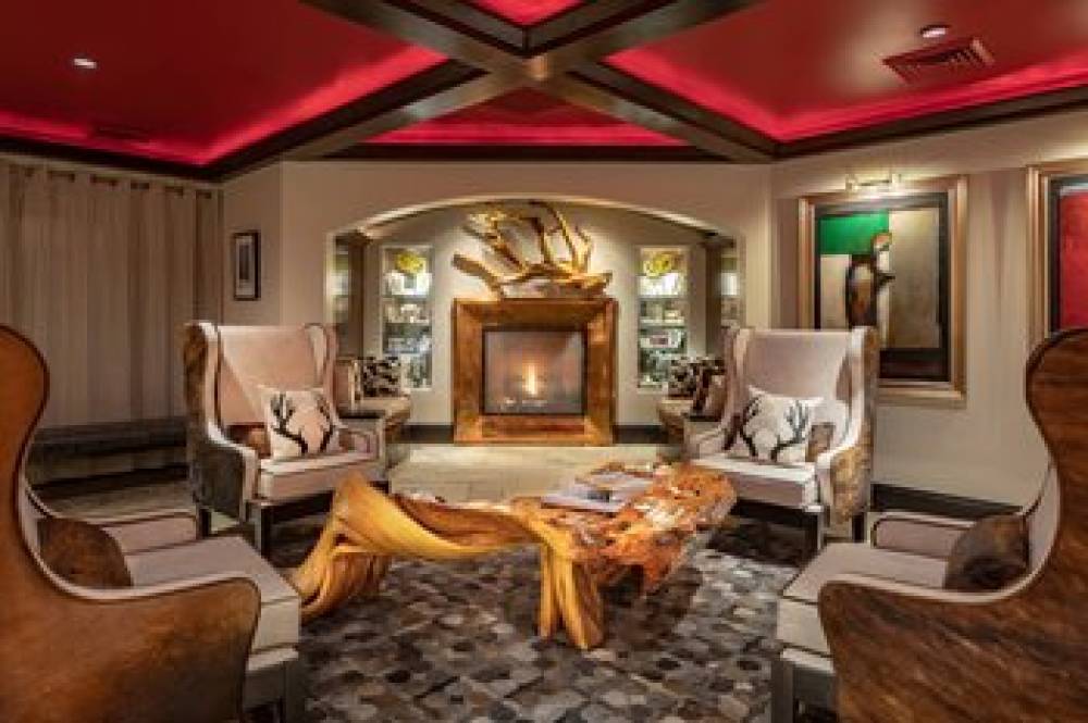 Beaver Creek Lodge Autograph Collection 5