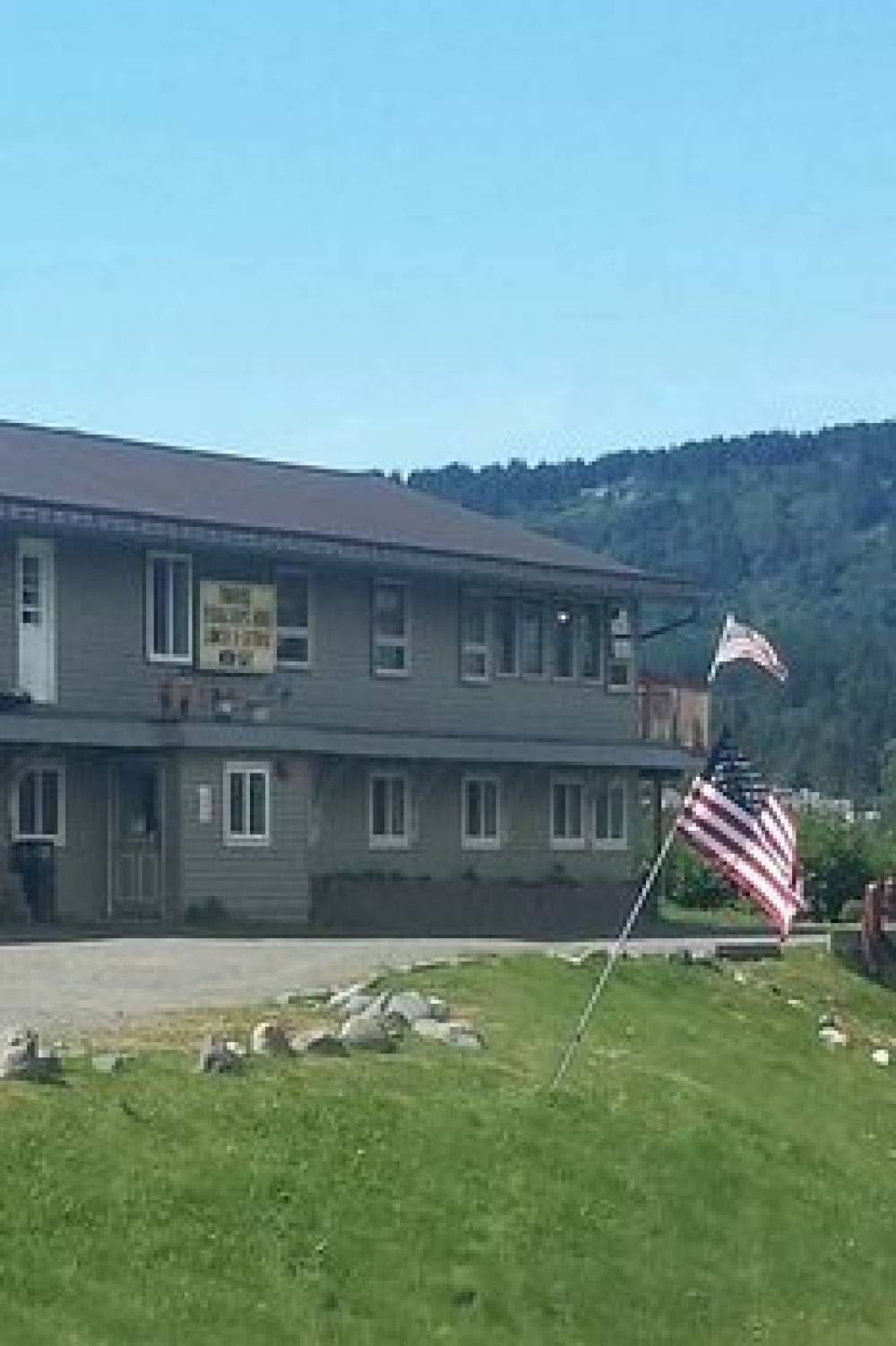 BELUGA LAKE LODGE HOTEL 4