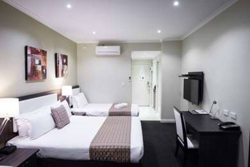 Best Western Airport Motel And Convention Centre 6