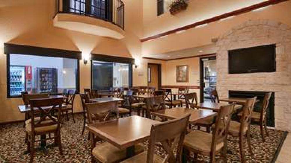 Best Western Alamo Suites 9