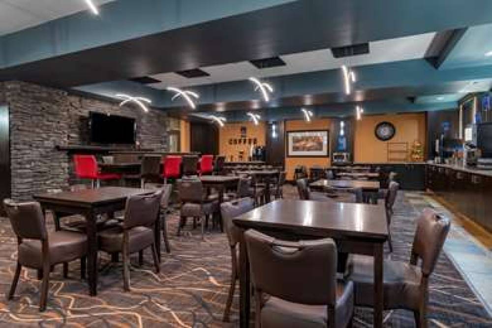 Best Western Bonnyville Inn & Suites 3