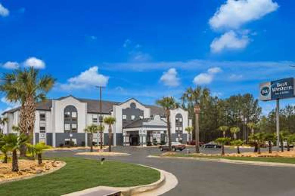 Best Western Bradbury Inn & Suites 3