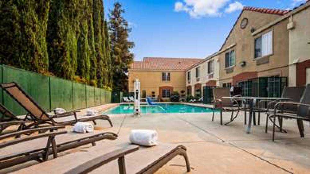 Best Western Brentwood Inn 7