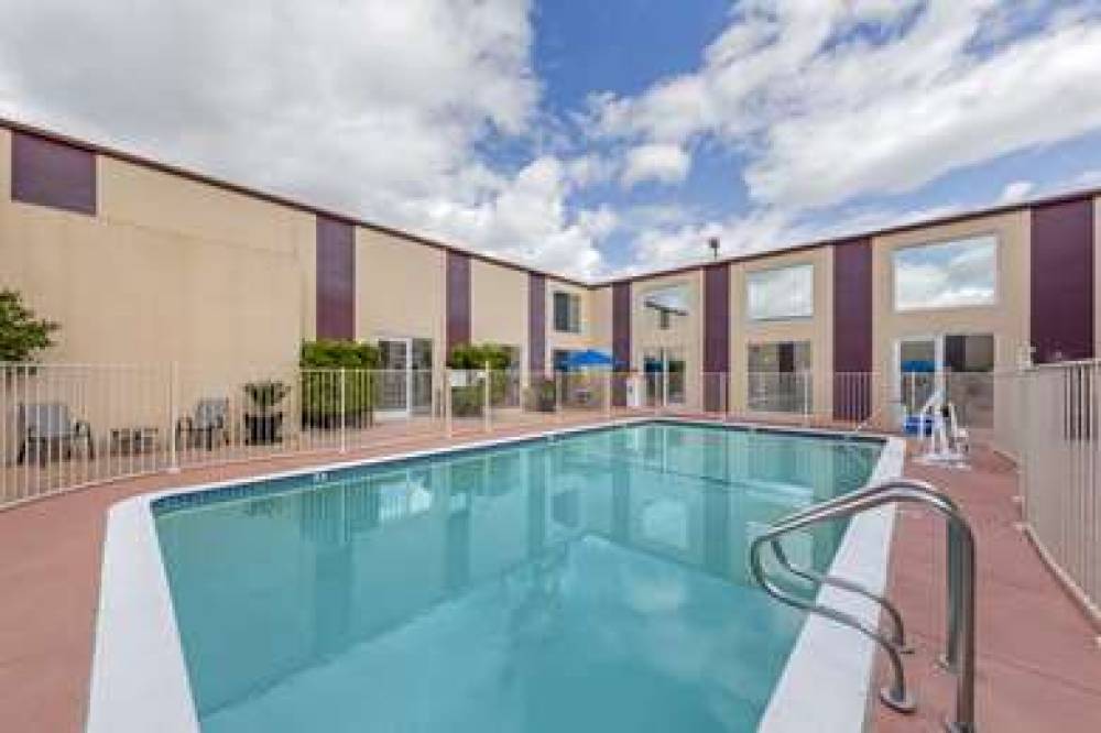 Best Western Canoga Park Motor Inn 5