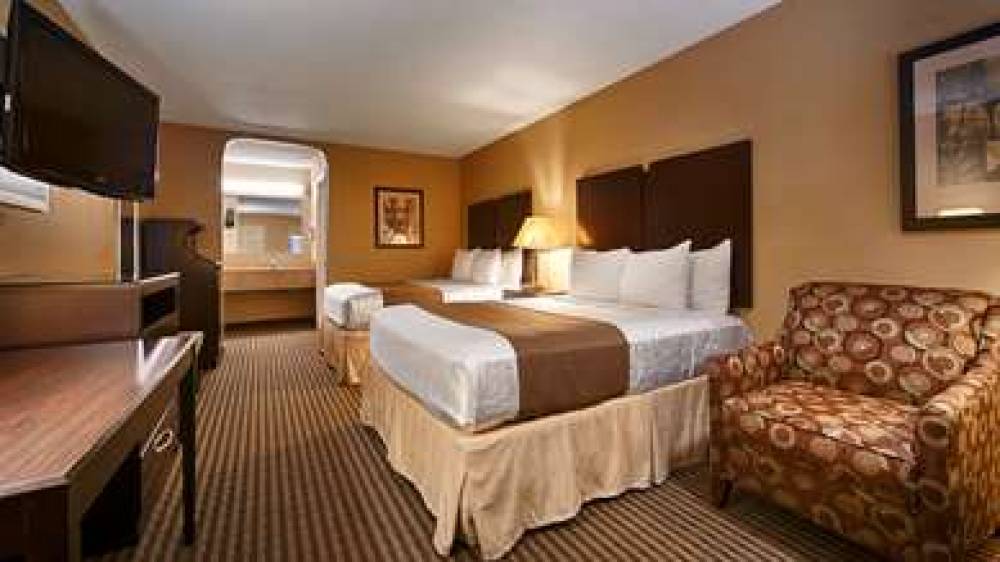 Best Western Cedar Inn 5