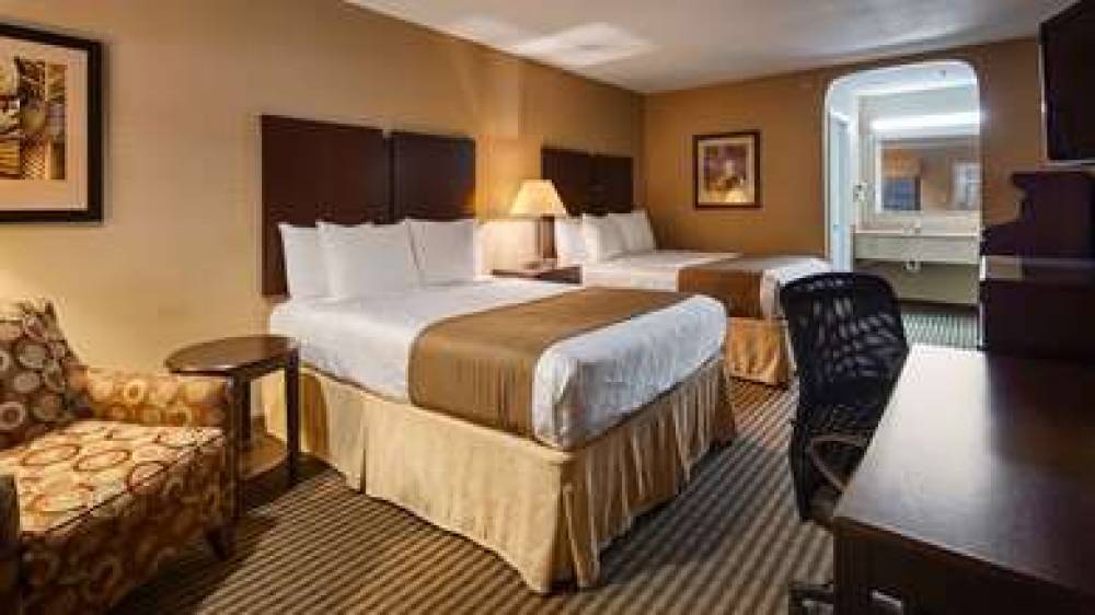 Best Western Cedar Inn 6