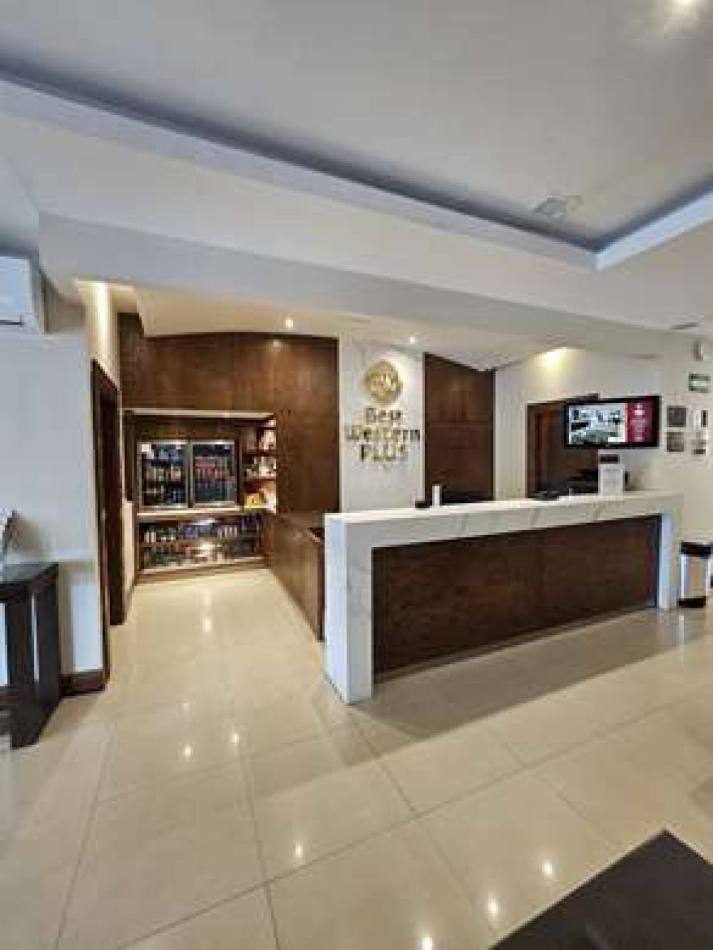 Best Western Cumbres Aeropuerto 5