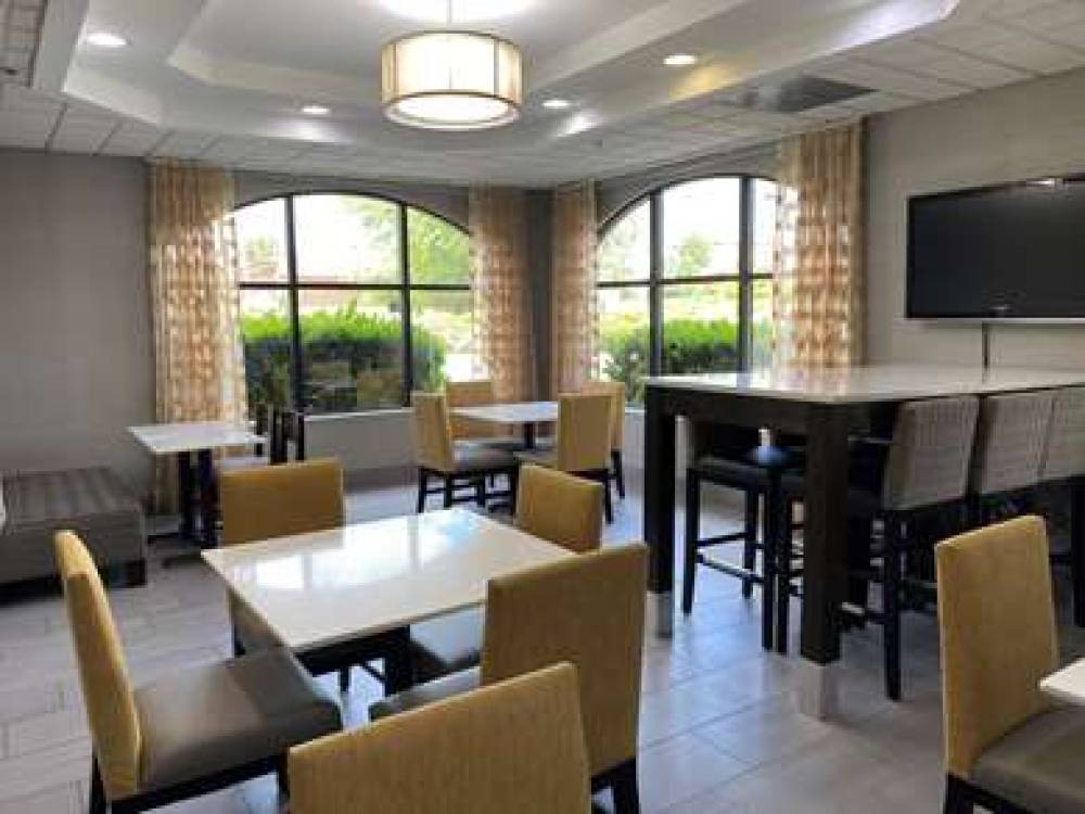 Best Western Executive Inn & Suites 8