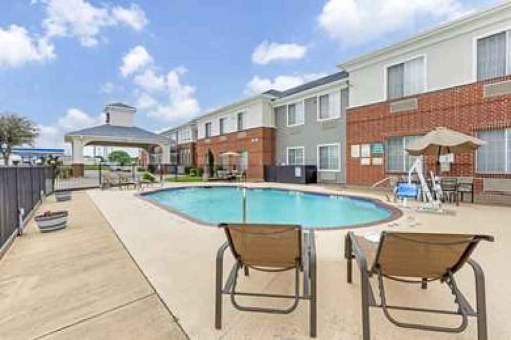 Best Western Fort Worth Inn & Suites 2