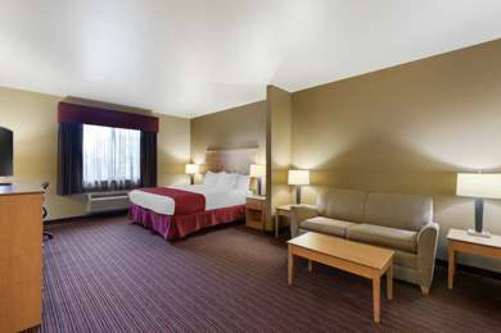 Best Western Golden Prairie Inn & Suites 4