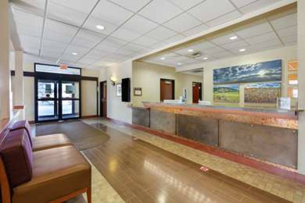 Best Western Golden Prairie Inn & Suites 2