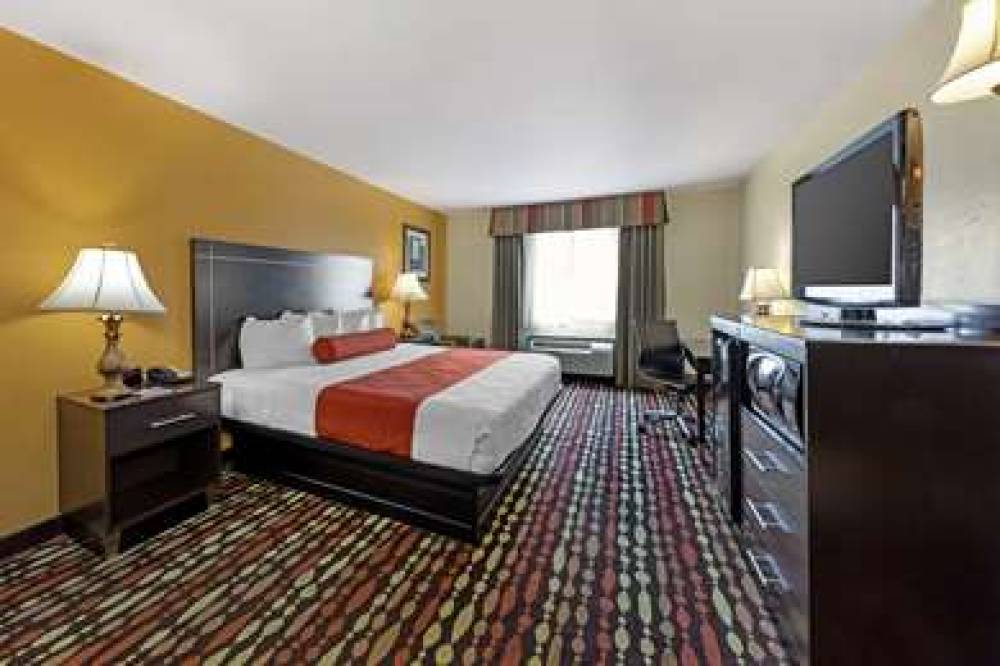 Best Western Greentree Inn & Suites 3