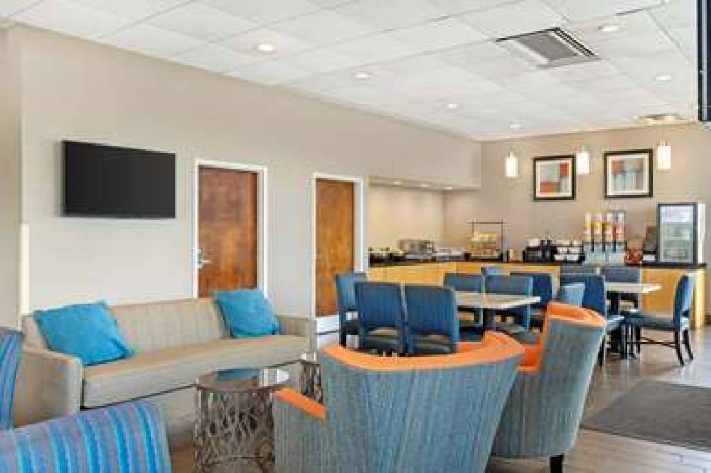 Best Western Hartford Hotel & Suites 3