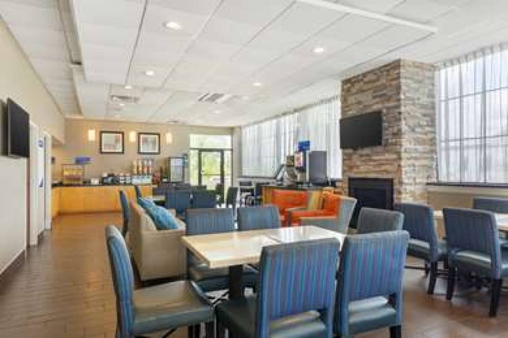 Best Western Hartford Hotel & Suites 5