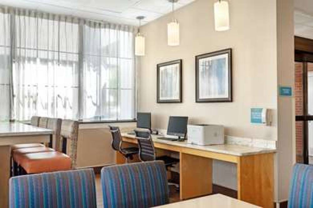 Best Western Hartford Hotel & Suites 6