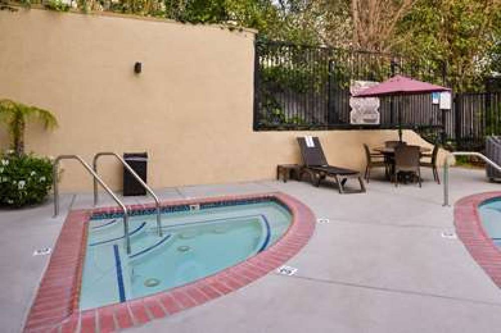 Best Western Hollywood Plaza Inn 4