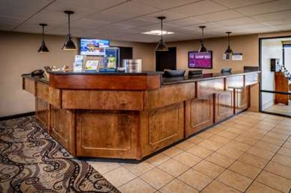 Best Western Huntington Mall Inn 5