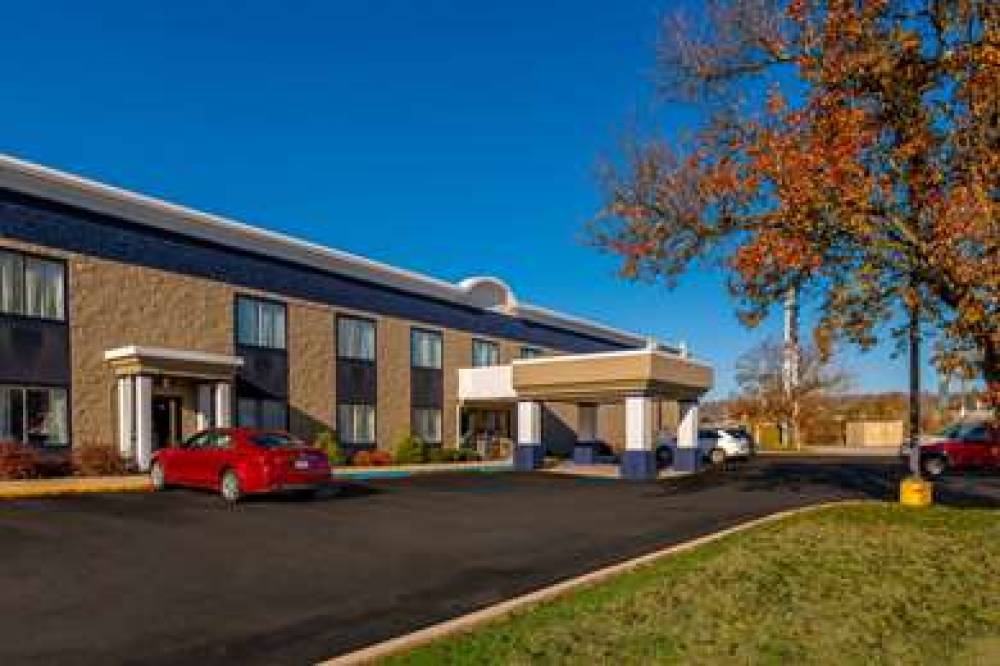 Best Western Huntington Mall Inn 1