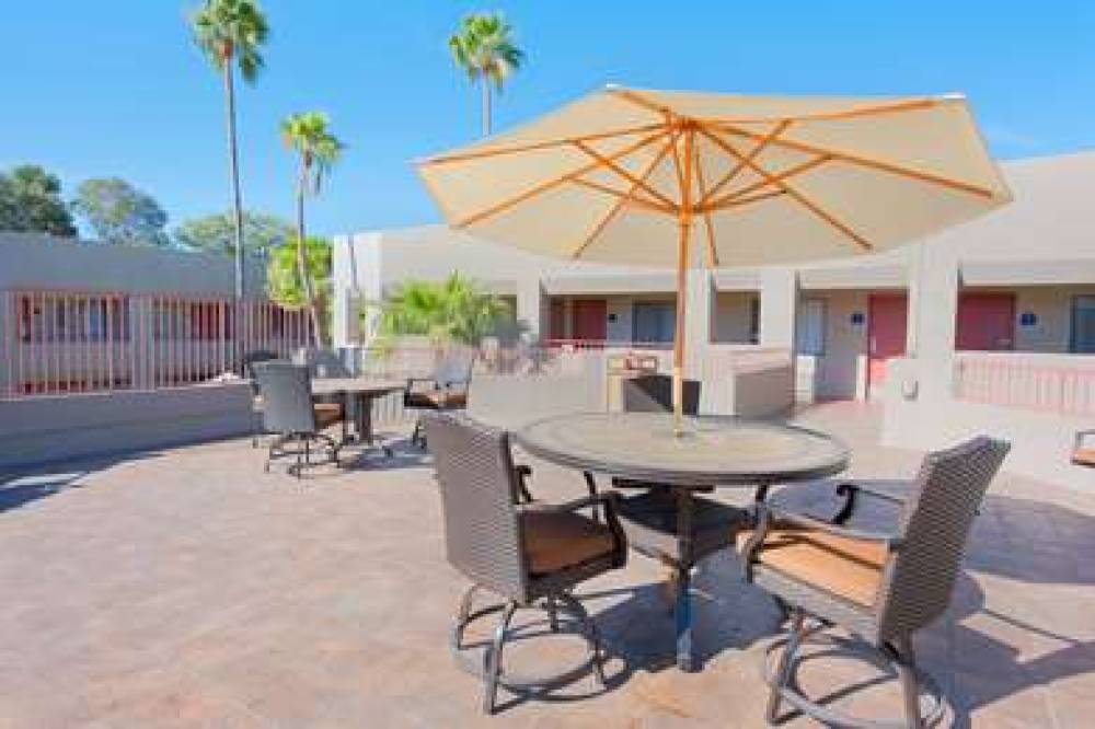 Best Western InnSuites Tucson Foothills Hotel & Suites 9