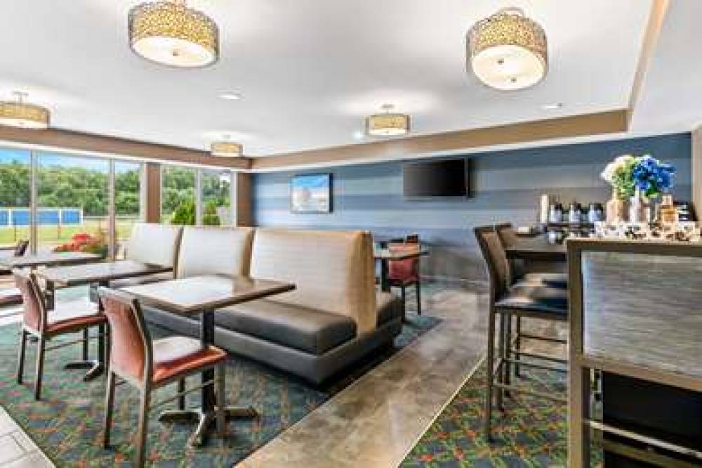 Best Western Legacy Inn & Suites Beloit-South Beloit 4