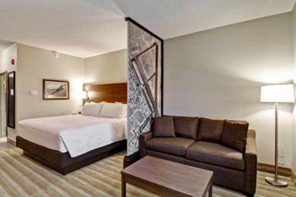 Best Western London Airport Inn & Suites 7