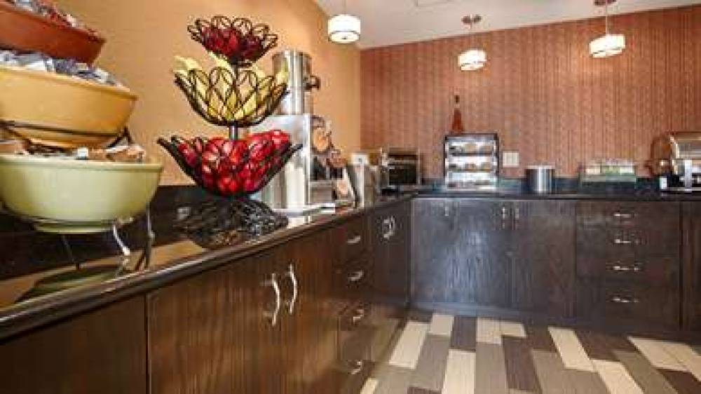 Best Western Luxbury Inn Fort Wayne 7