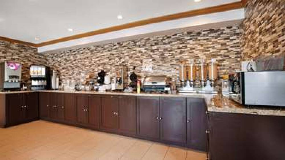 Best Western Maple Ridge Hotel 8