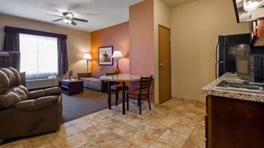 Best Western North Edge Inn 8