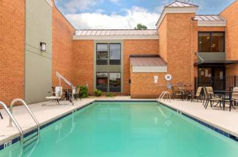 BEST WESTERN NORTH ROANOKE 8