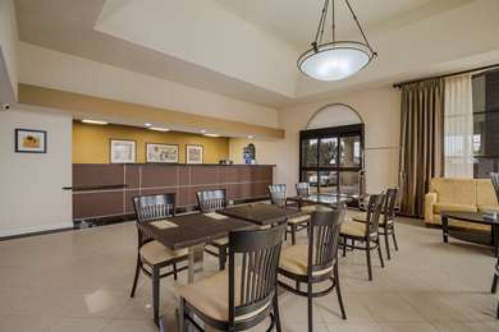 Best Western Norwalk Inn 3