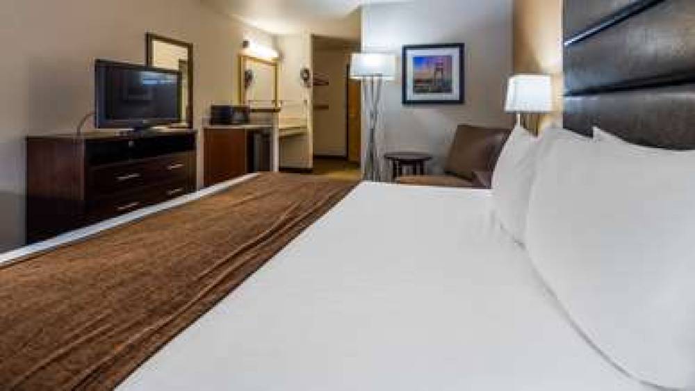 Best Western Oak Meadows Inn 8