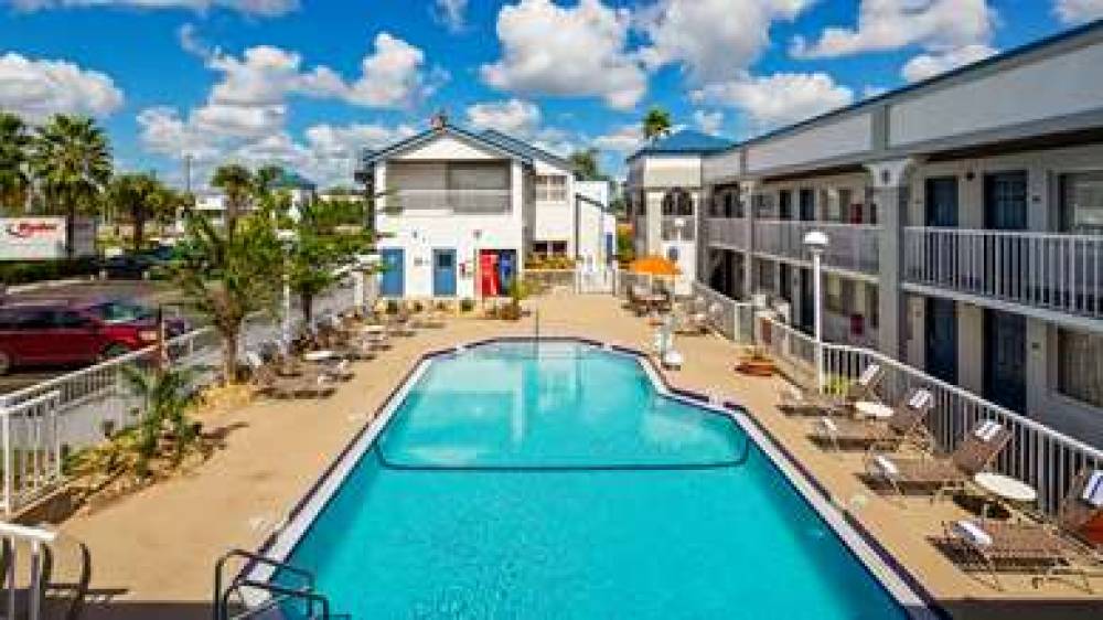 Best Western Orlando East Inn & Suites 2