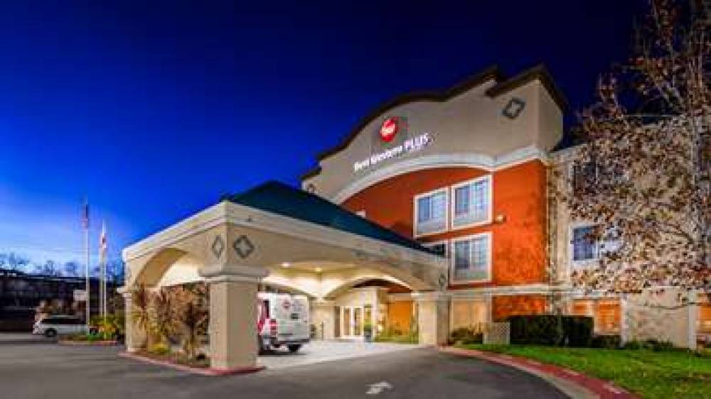 Best Western Plus Airport Inn & Suites