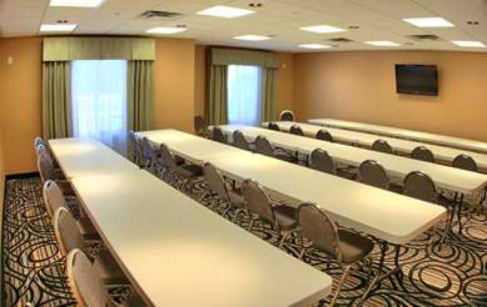 Best Western Plus Airport Inn & Suites 9