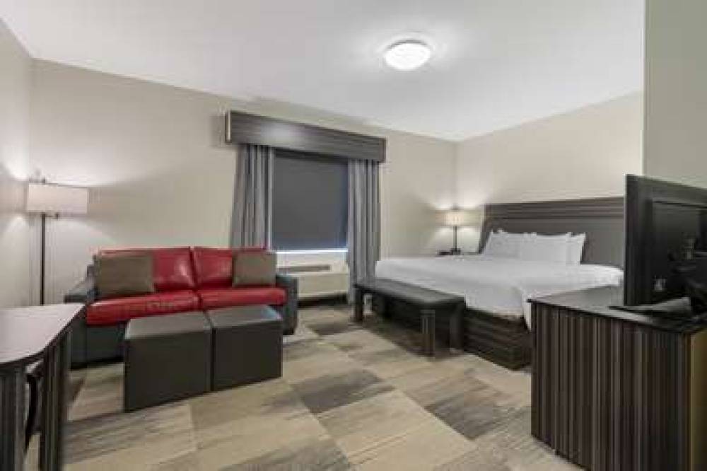 Best Western Plus Airport Inn & Suites 6